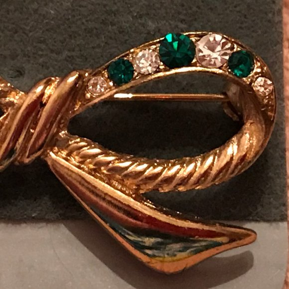 VTG 1928 Gold Bow Pin with Green + Clear Stones - Picture 3 of 4